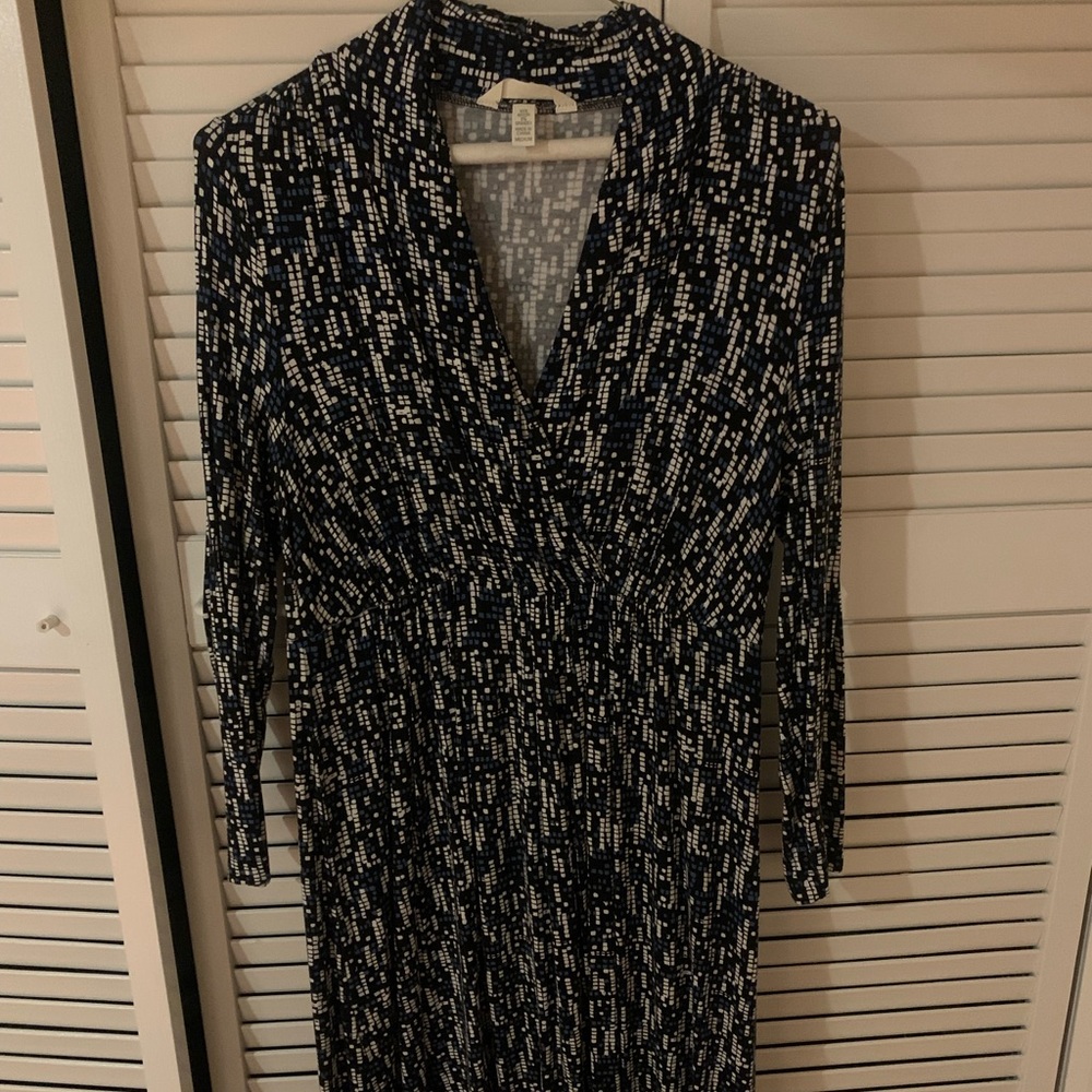 Womens v neck long sleeve blue white and black dress